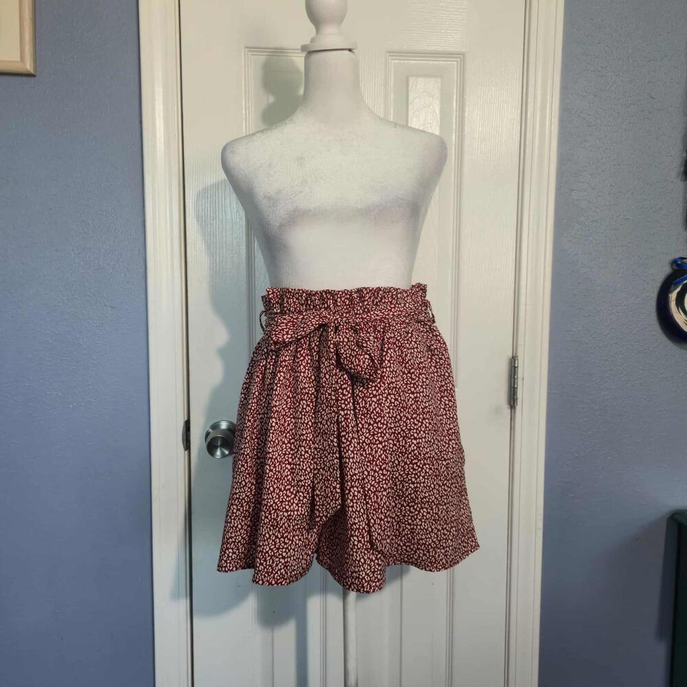 NWOT BFMBW Women's L Paperbag Waist Skirt Tie Belt Red White Leopard Print Fall